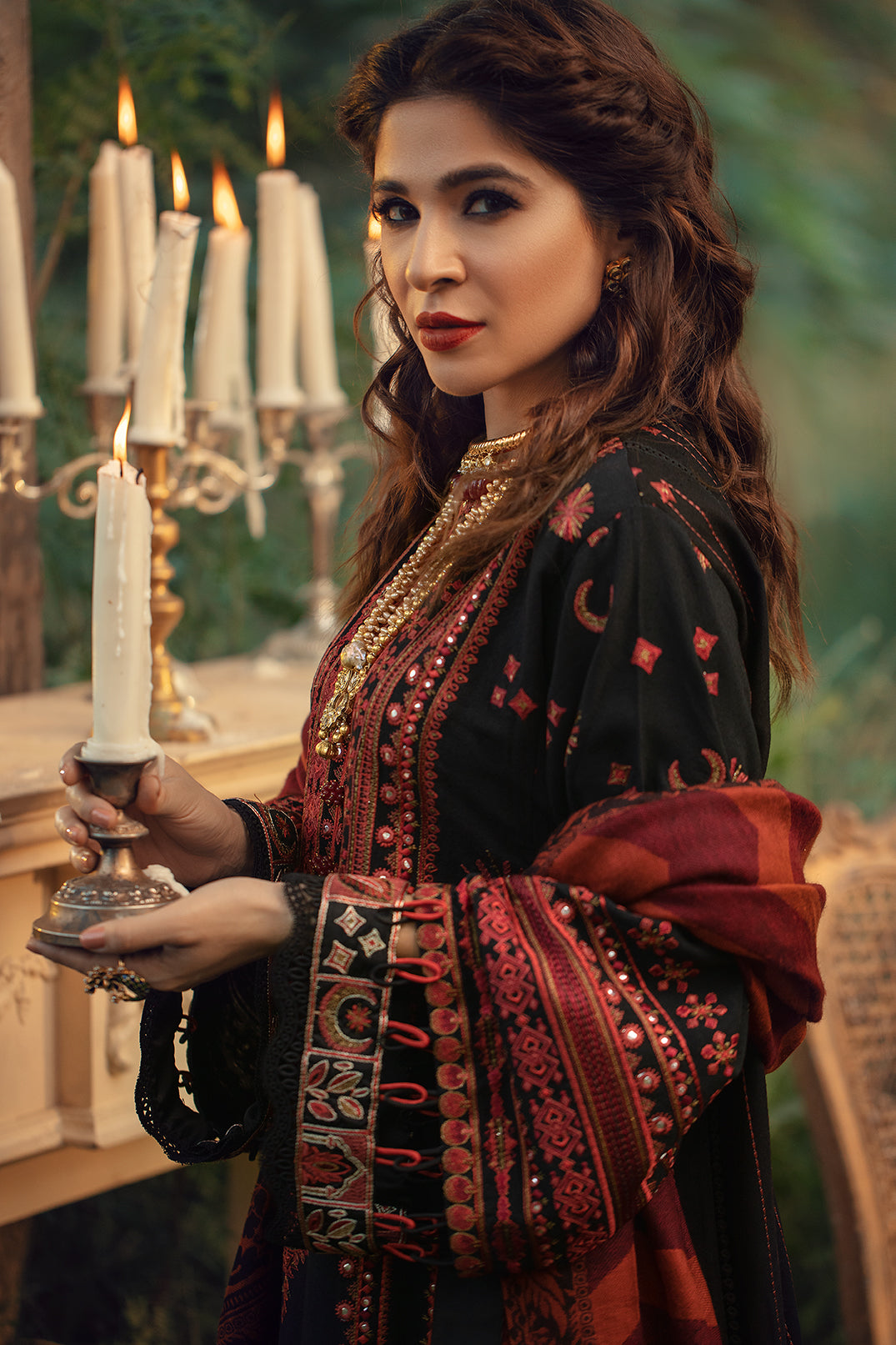 Maryam Hussain Luxury Lawn Embroidered Collection 3 Pcs Suit Unstitched