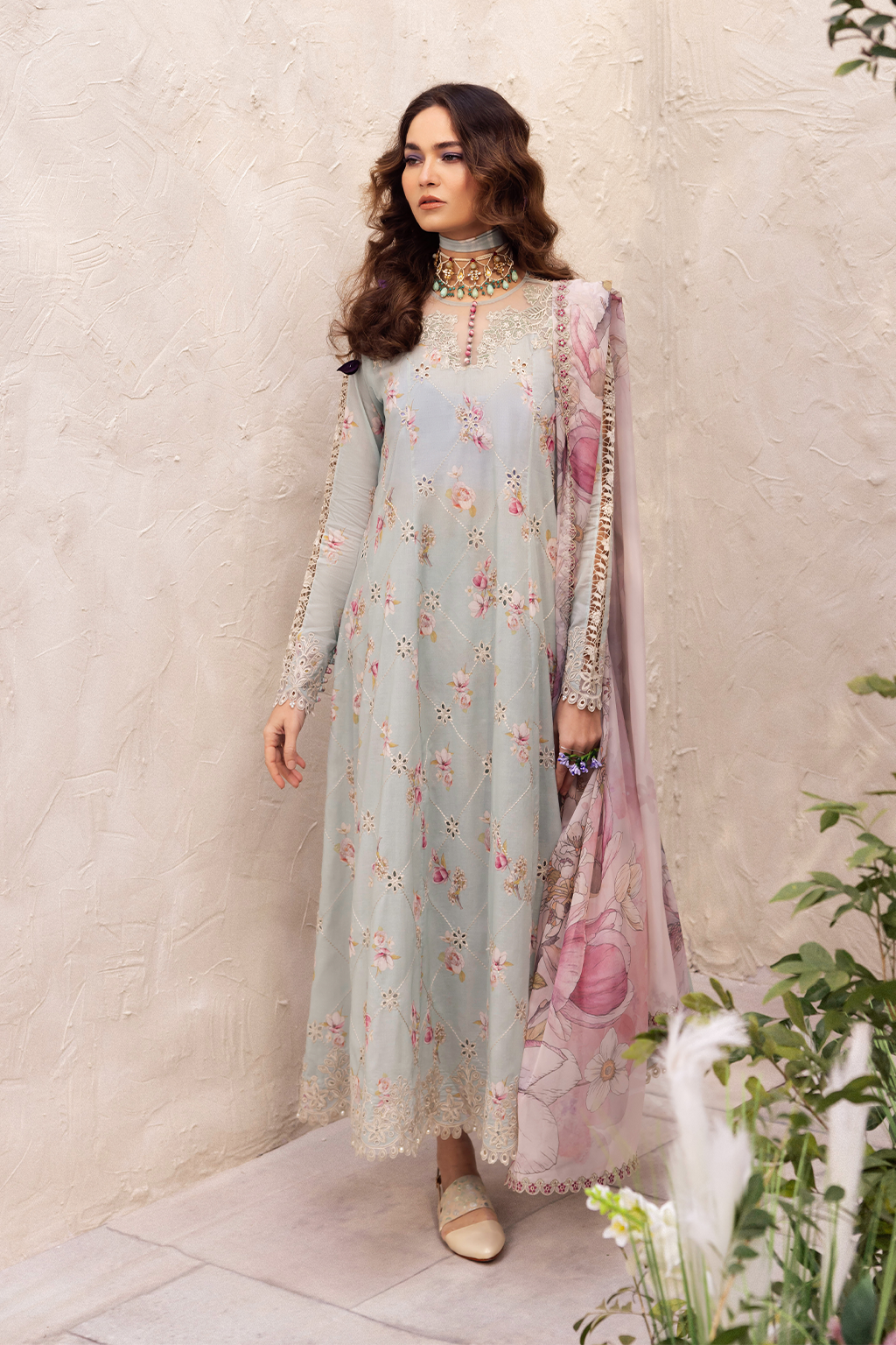 Iznik Luxury Lawn Embroidered Unstitched 3 Pcs Suit