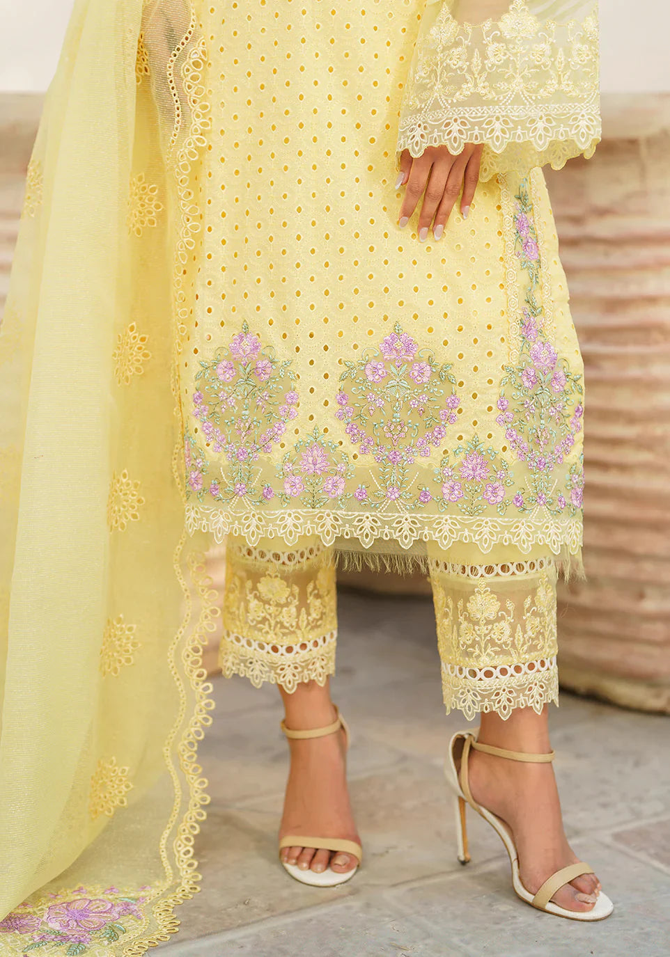 Zarqash Luxury Lawn with Chiffon Embroidered Dupatta 3 Pcs Suit