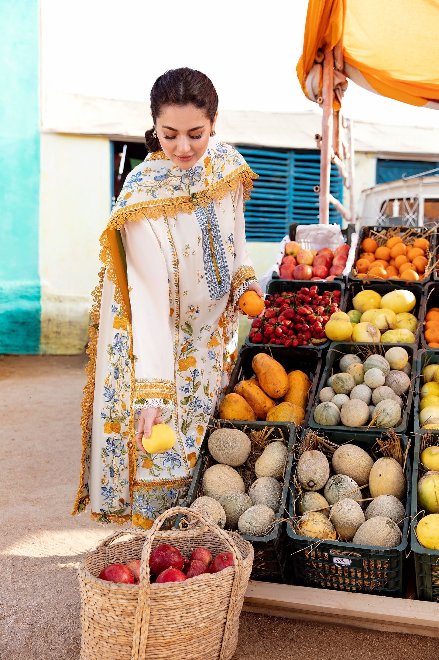 Zaha by Èlan Lawn with Chiffon Embroidered Dupatta 3 Pcs Suit